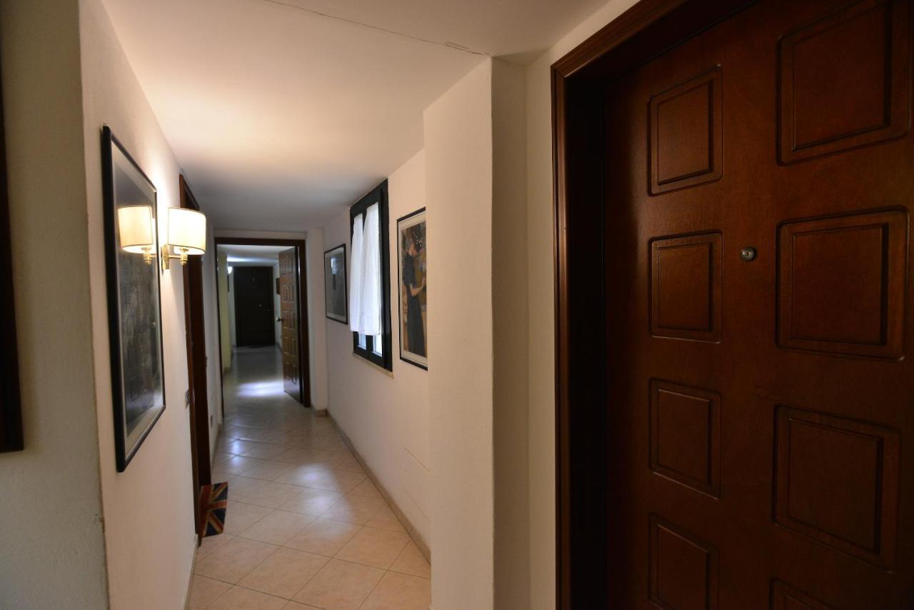 Izzhome City Center Cozy Cagliari Exterior photo
